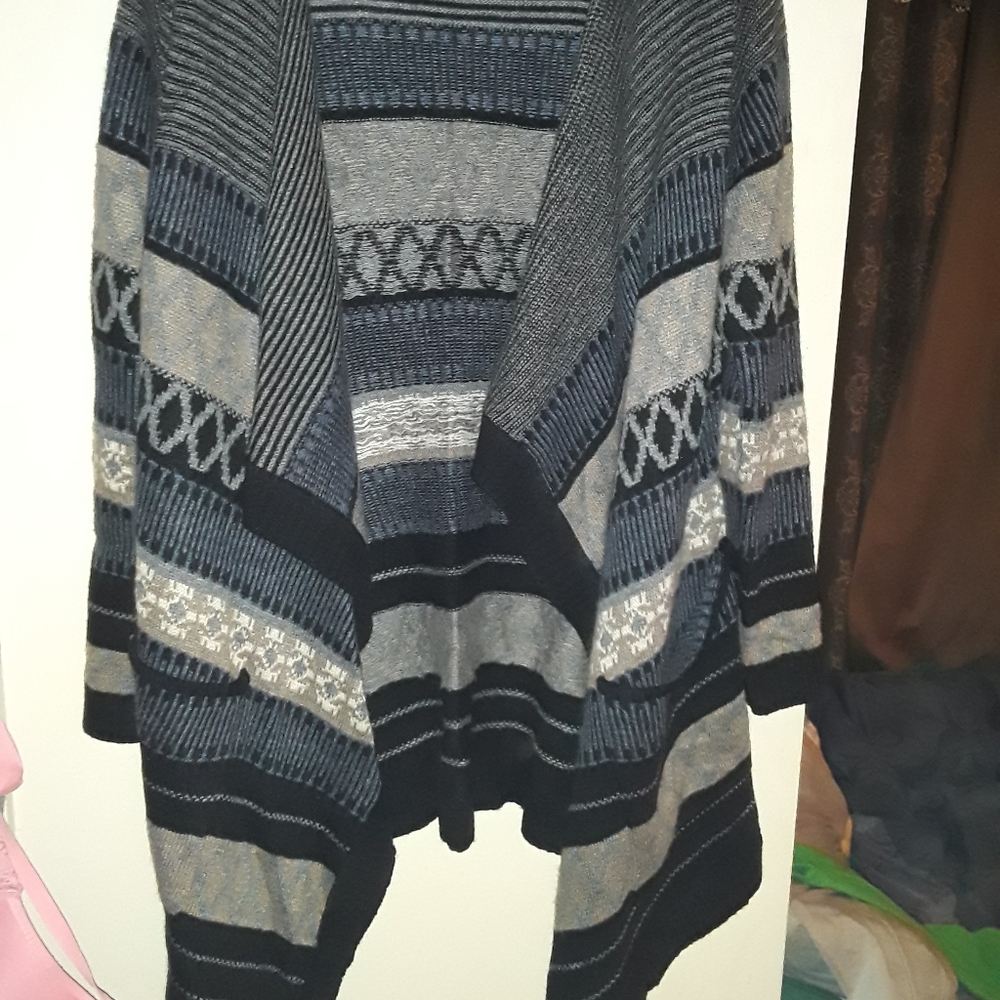 Hazel waterfall hoodie, Medium.